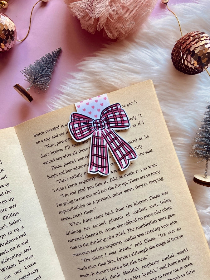 Plaid bow magnetic bookmark